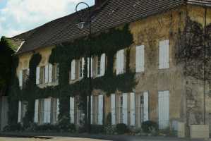 HEADING SOUTH FROM PARIS(019)